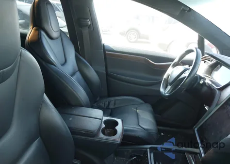 2019 Tesla Model X 100D/75D/Long Range z USA, uszkodzony, nr VIN 5YJXCAE23KF181900